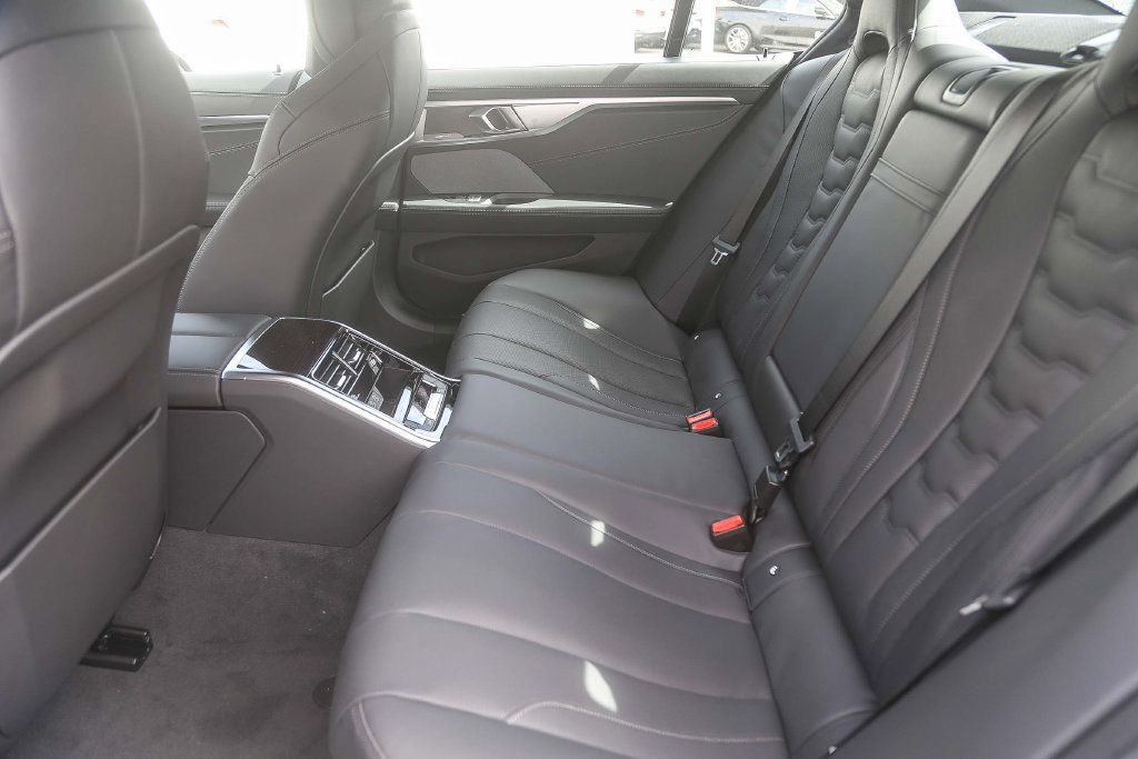 Used 2026 BMW 840i RWD image 15