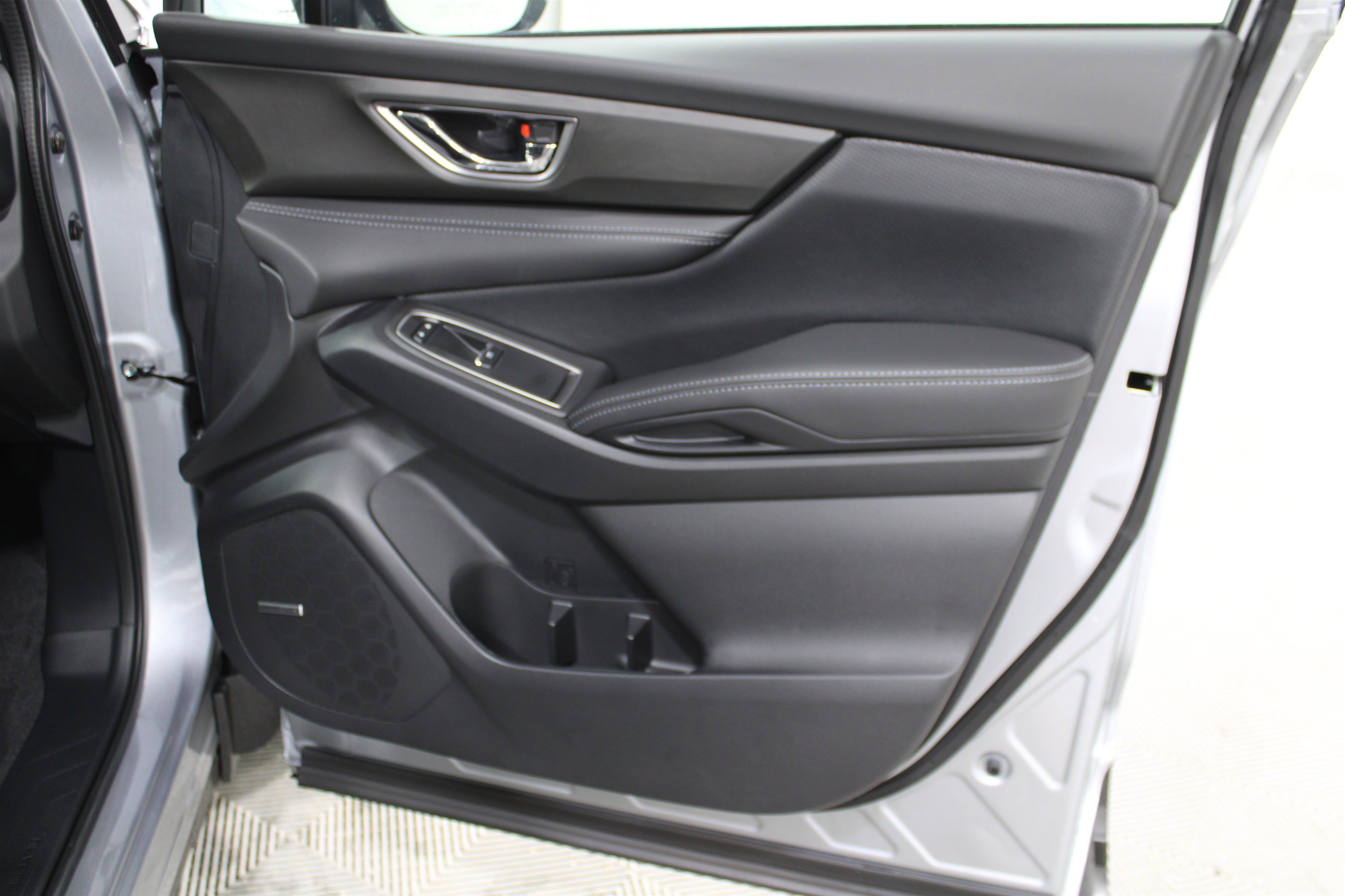 New 2025 Subaru Ascent Limited image 27