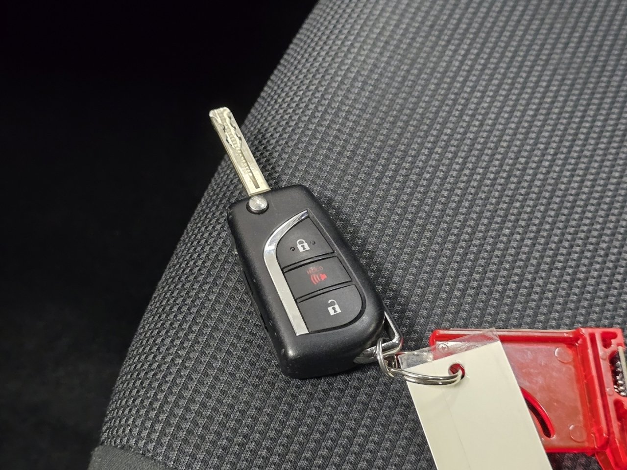 Certified 2024 Toyota RAV4 LE image 31