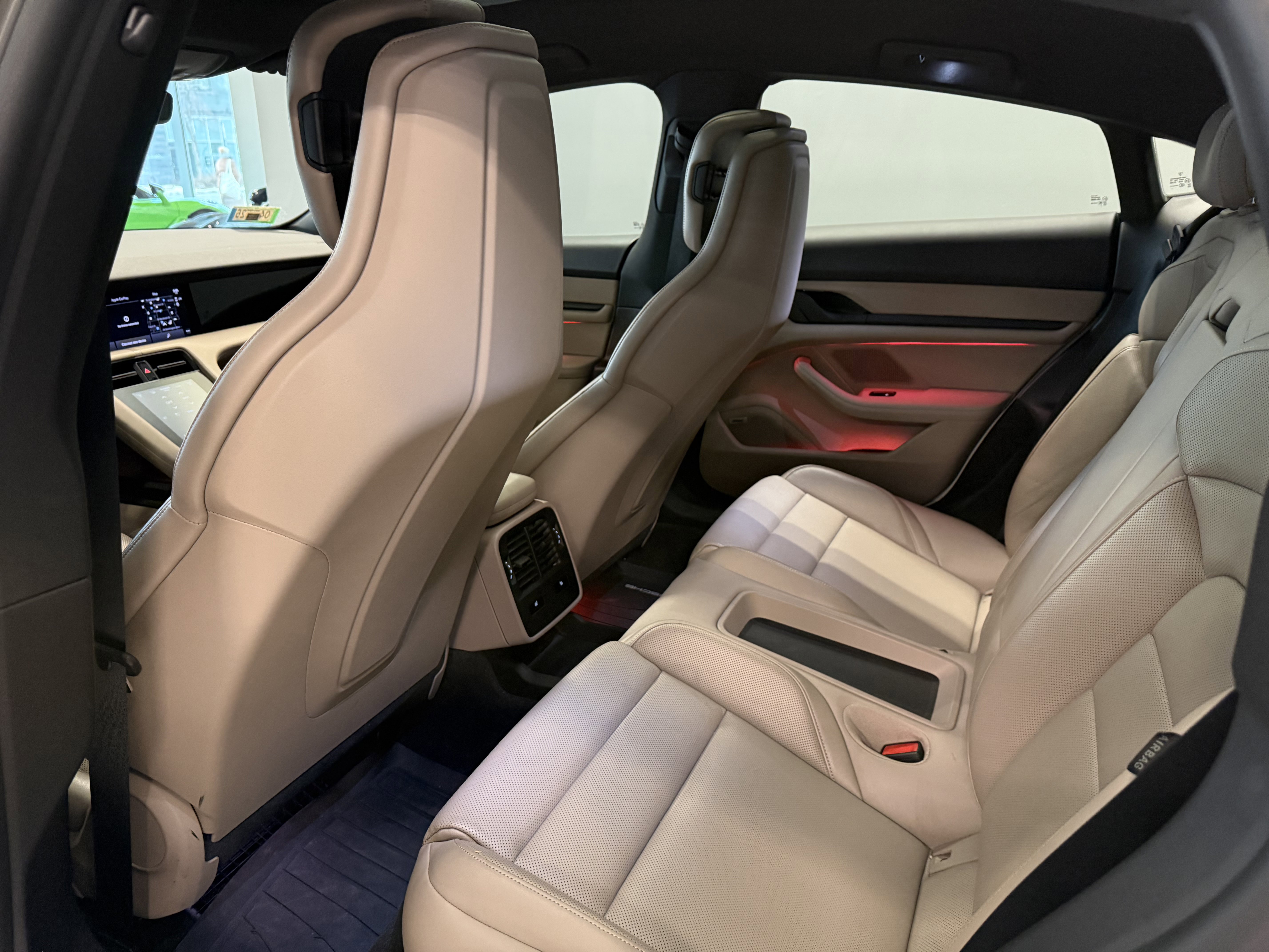 Used 2022 Porsche Taycan image 15