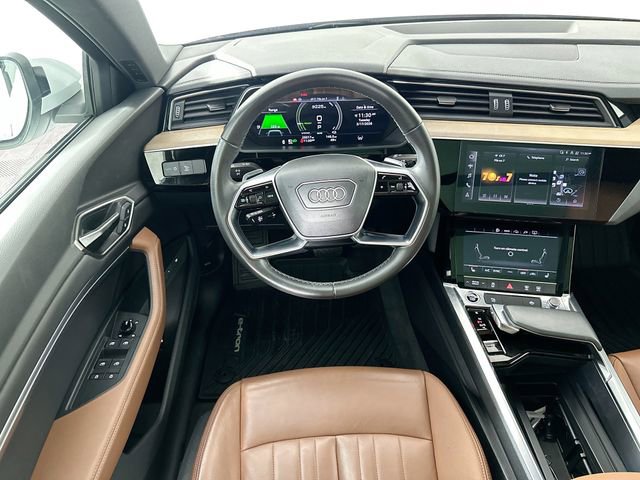 Used 2024 Audi Q8 e-tron Premium image 11