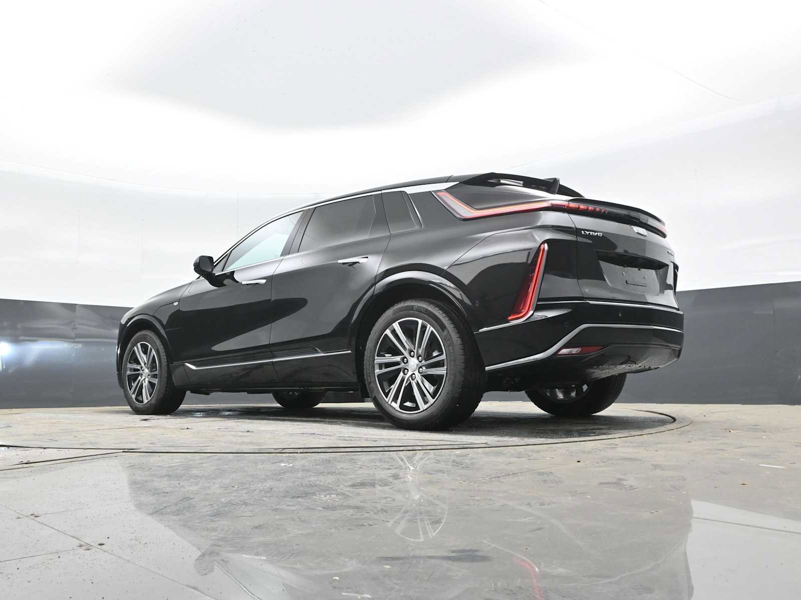 New 2025 Cadillac Lyriq Luxury image 32