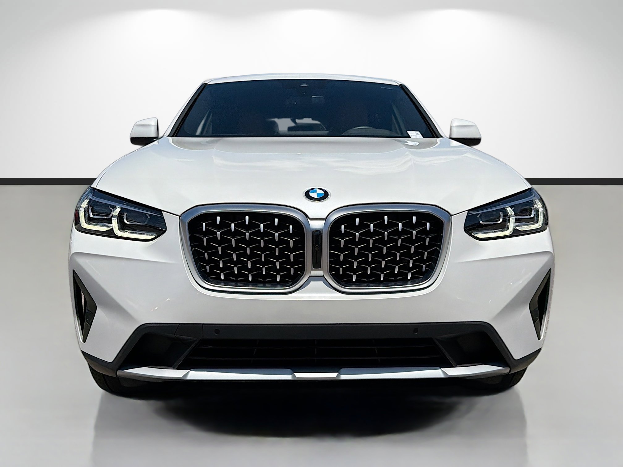 Used 2025 BMW X4 xDrive30i AWD/4WD image 8