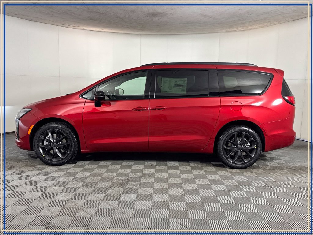 New 2027 Chrysler Pacifica Select AWD/4WD image 10