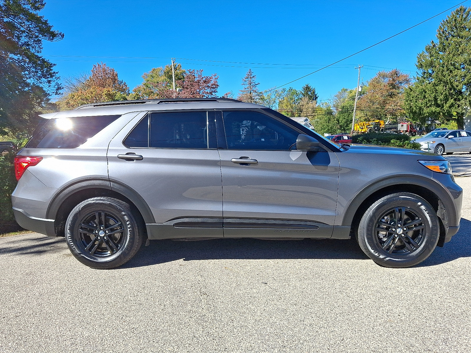 Used 2022 Ford Explorer XLT image 7