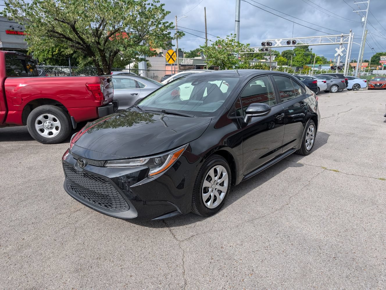 Used 2022 Toyota Corolla LE FWD image 3
