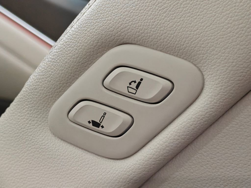 Used 2023 Genesis GV80 3.5T Advanced + image 40