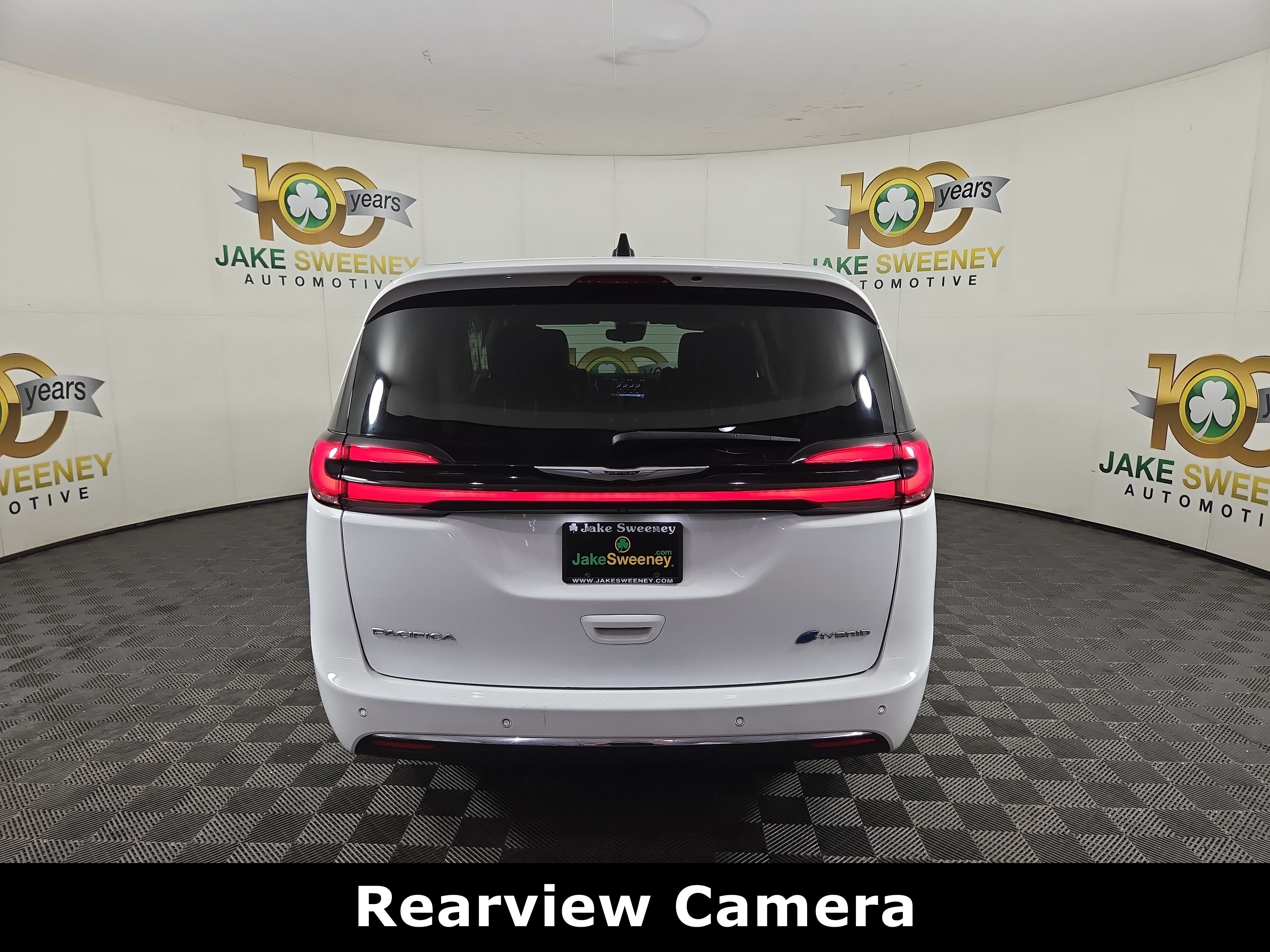 Used 2024 Chrysler Pacifica Limited FWD image 7