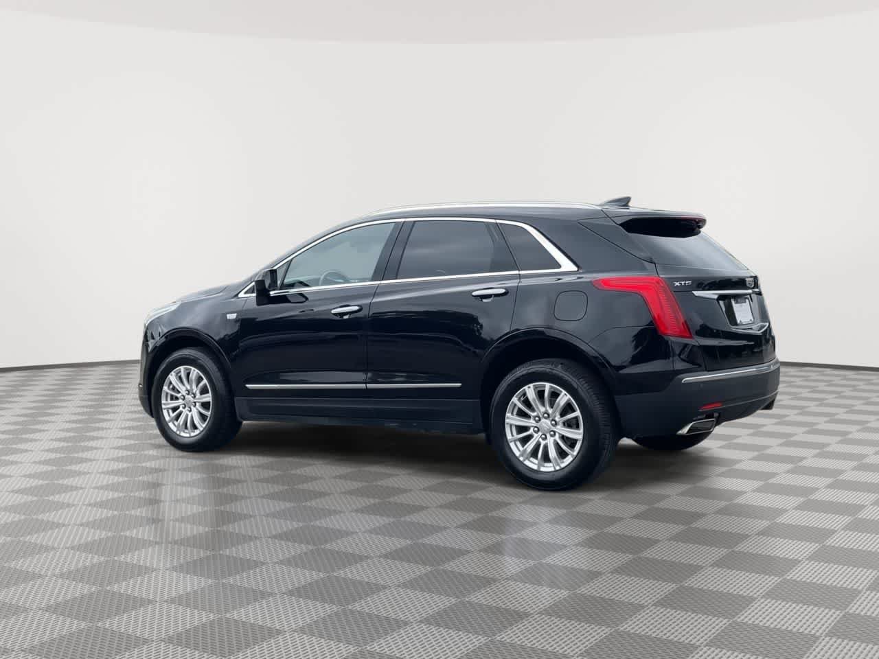 Used 2018 Cadillac XT5 FWD w/ LPO, Wheel Lock Package image 6