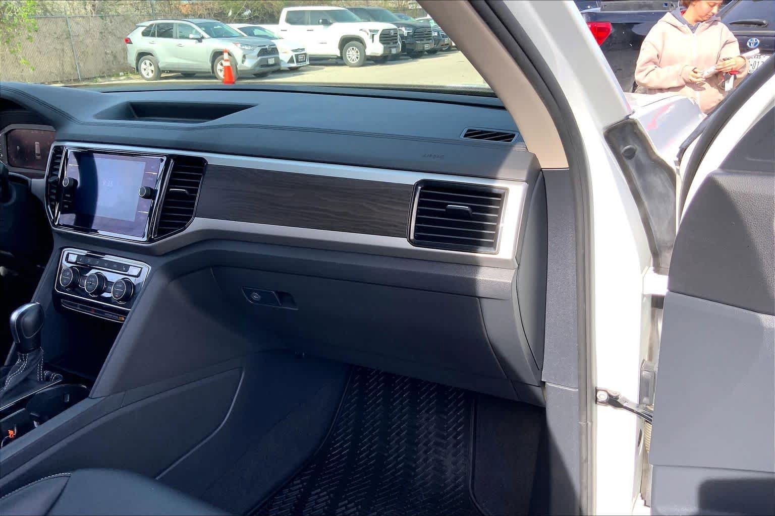 Used 2022 Volkswagen Atlas SE image 18