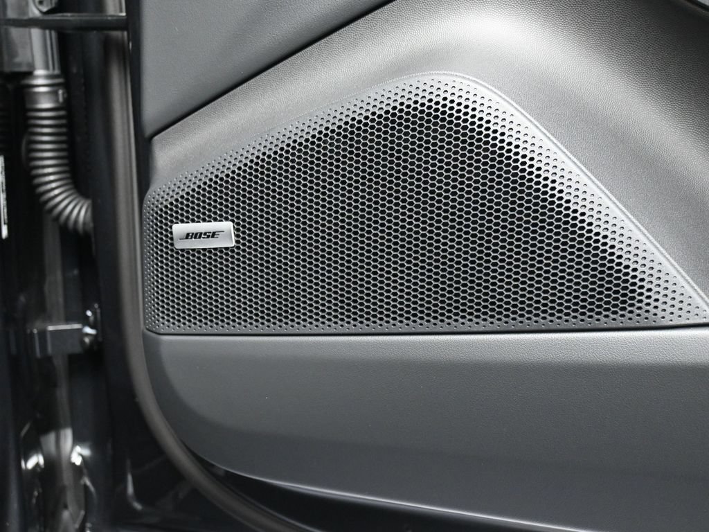 Certified 2025 Porsche Macan Electric RWD image 29