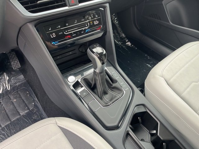New 2025 Volkswagen Taos SE image 22