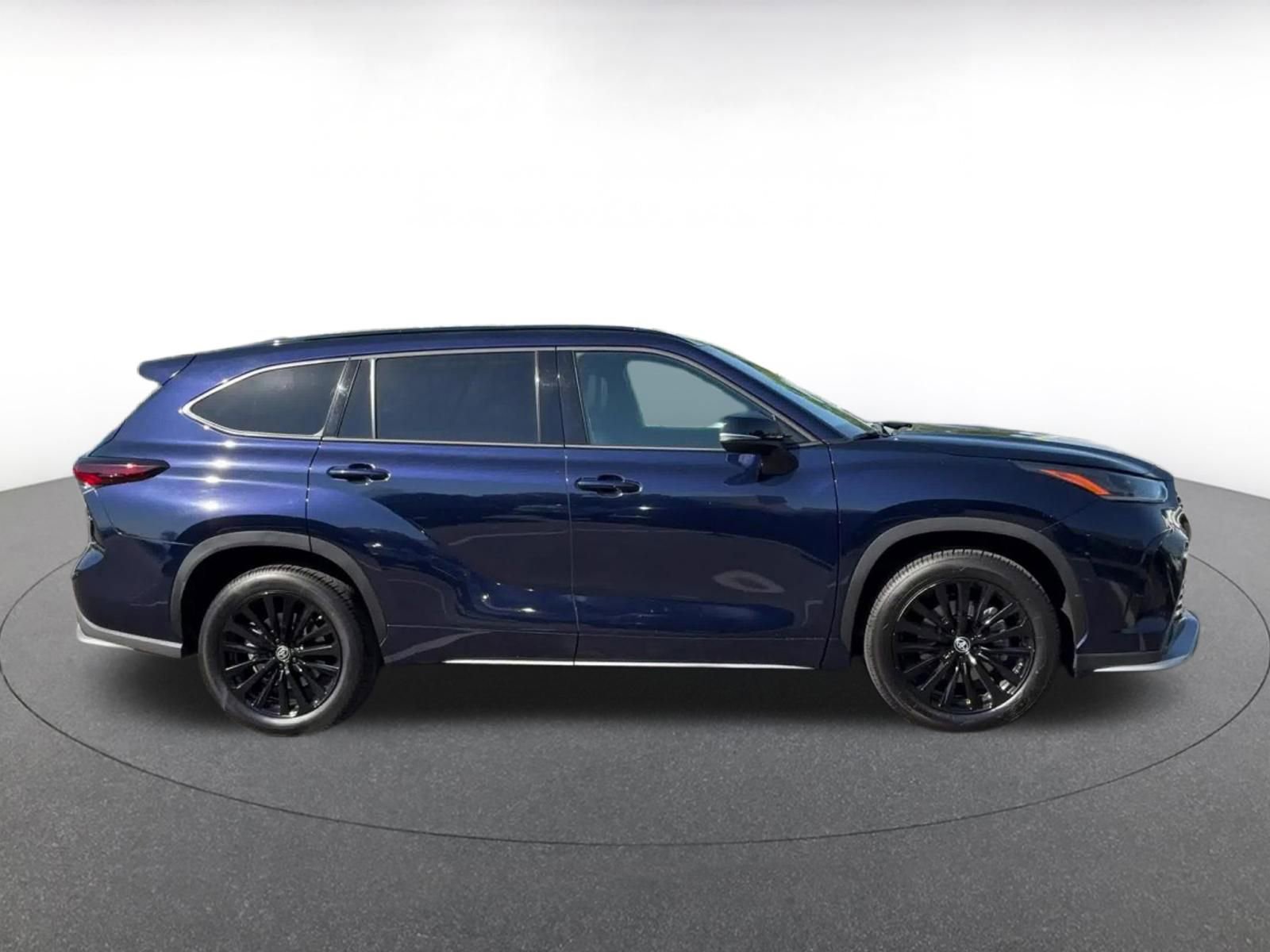 Used 2025 Toyota Highlander XSE AWD/4WD image 16