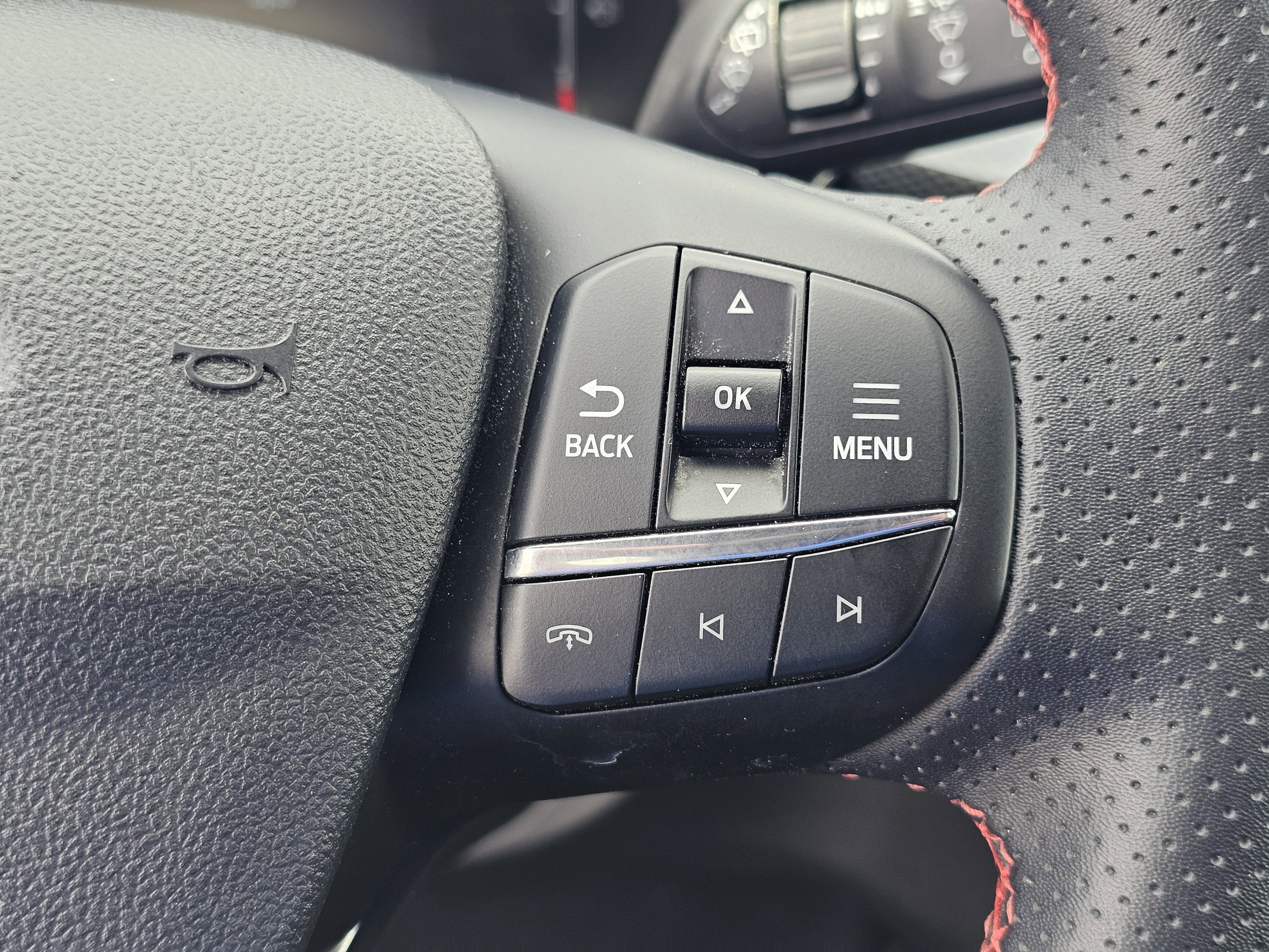 Used 2025 Ford Escape ST-Line FWD image 22
