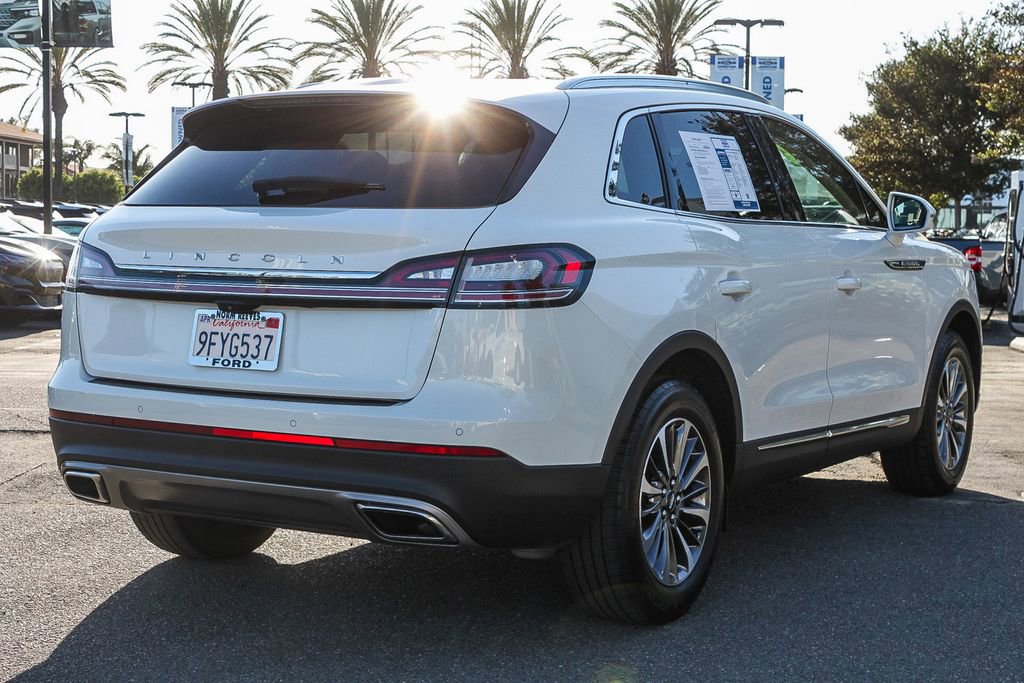 Used 2023 Lincoln Nautilus FWD w/ Premium Package image 7