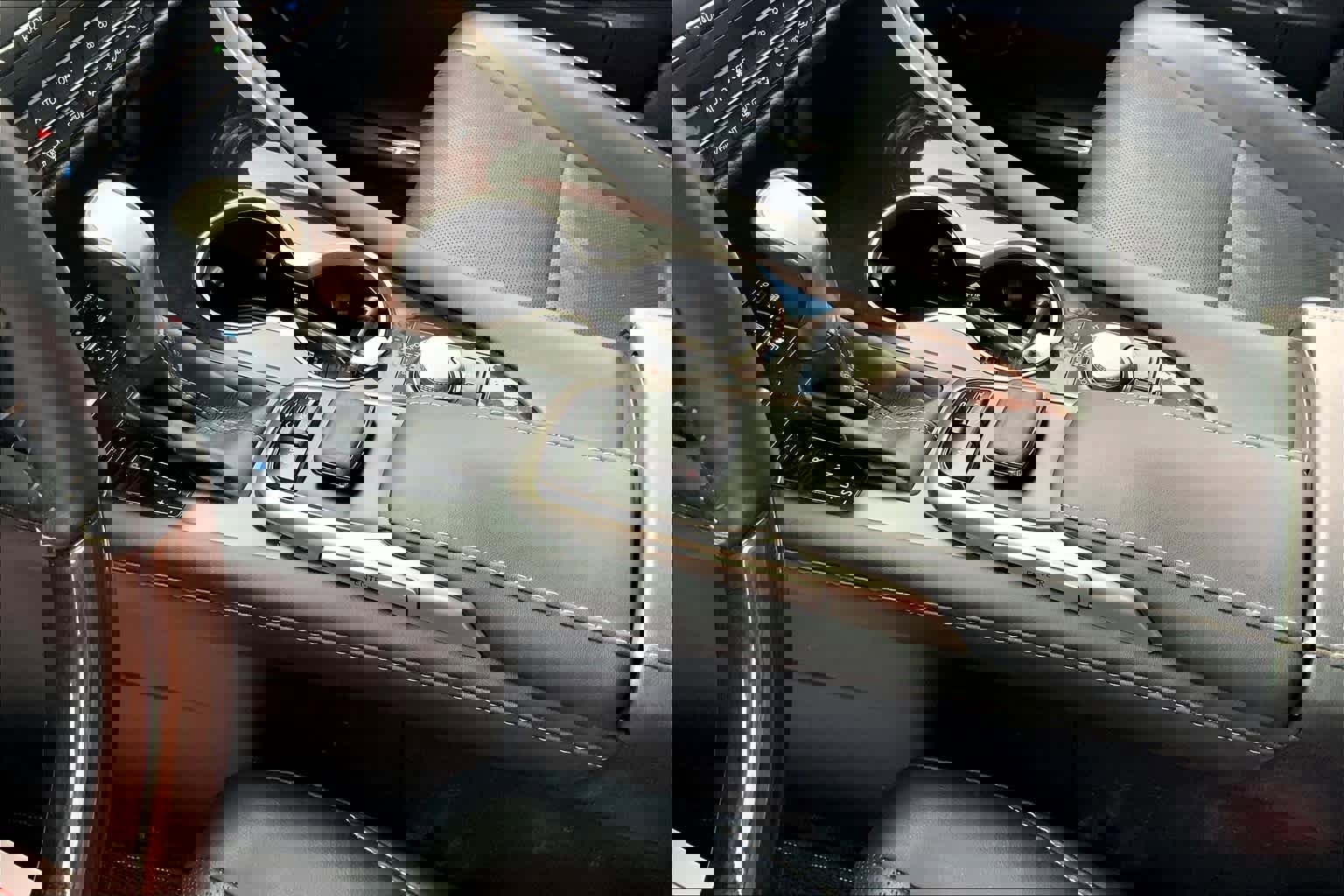 Used 2019 Lexus RX 450h AWD w/ Navigation Package image 17