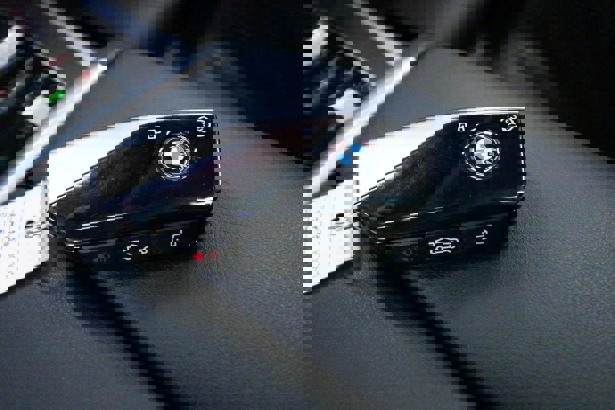 Used 2023 BMW X7 xDrive40i w/ Premium Package image 25