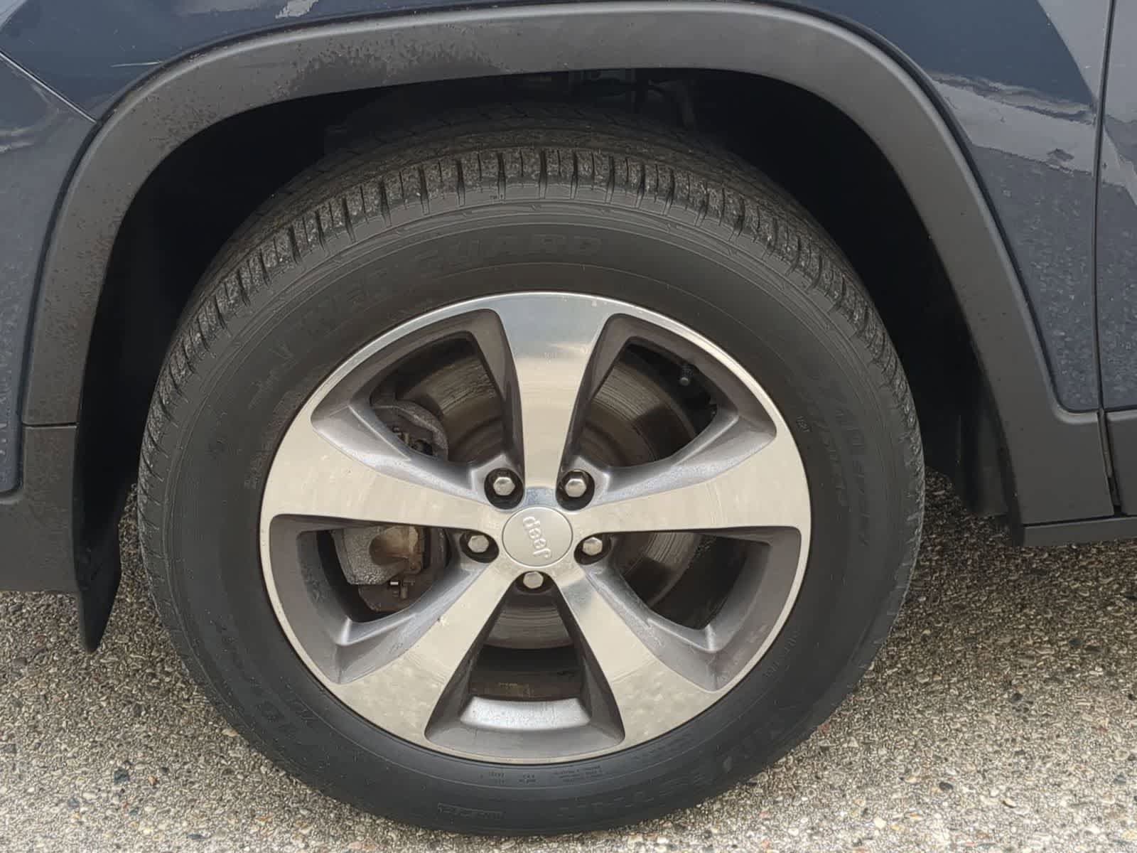 Certified 2019 Jeep Cherokee Limited AWD/4WD image 14