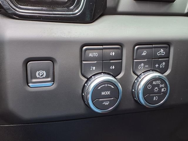 New 2025 GMC Sierra 2500 AT4 w/ AT4 Premium Plus Package AWD/4WD image 24