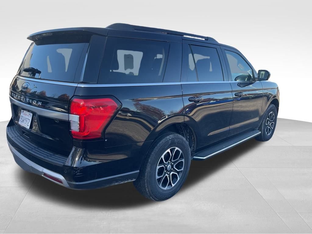 Used 2022 Ford Expedition XLT image 5