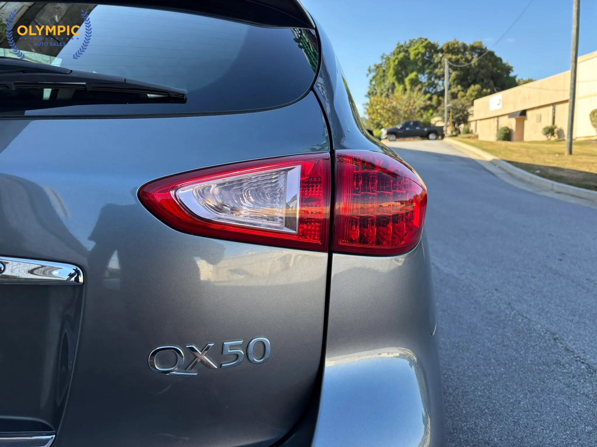 Used 2016 INFINITI QX50 AWD w/ Deluxe Touring Package image 13