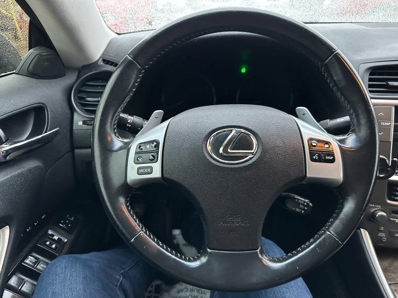 Used 2011 Lexus IS 250C w/ Luxury Pkg RWD image 14