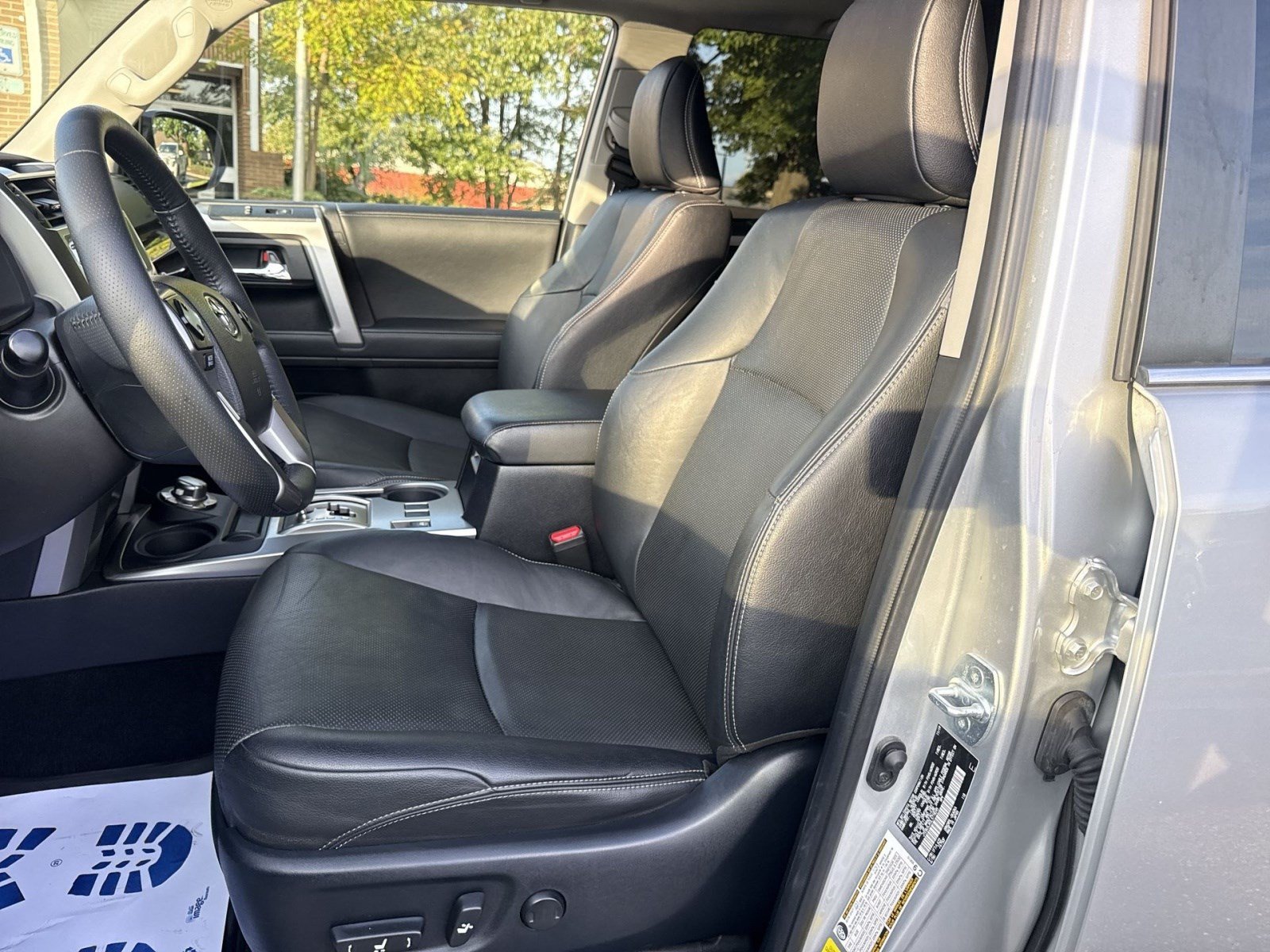Used 2020 Toyota 4Runner Limited AWD/4WD image 12