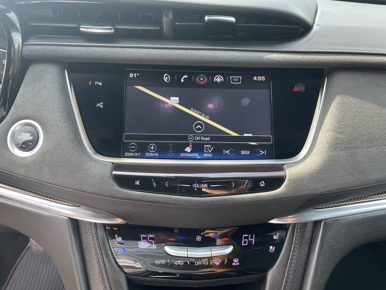Used 2017 Cadillac XT5 Platinum w/ Driver Assist Package AWD/4WD image 19