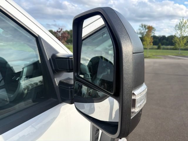 Used 2024 Ford F550 4x4 Crew Cab Super Duty image 7