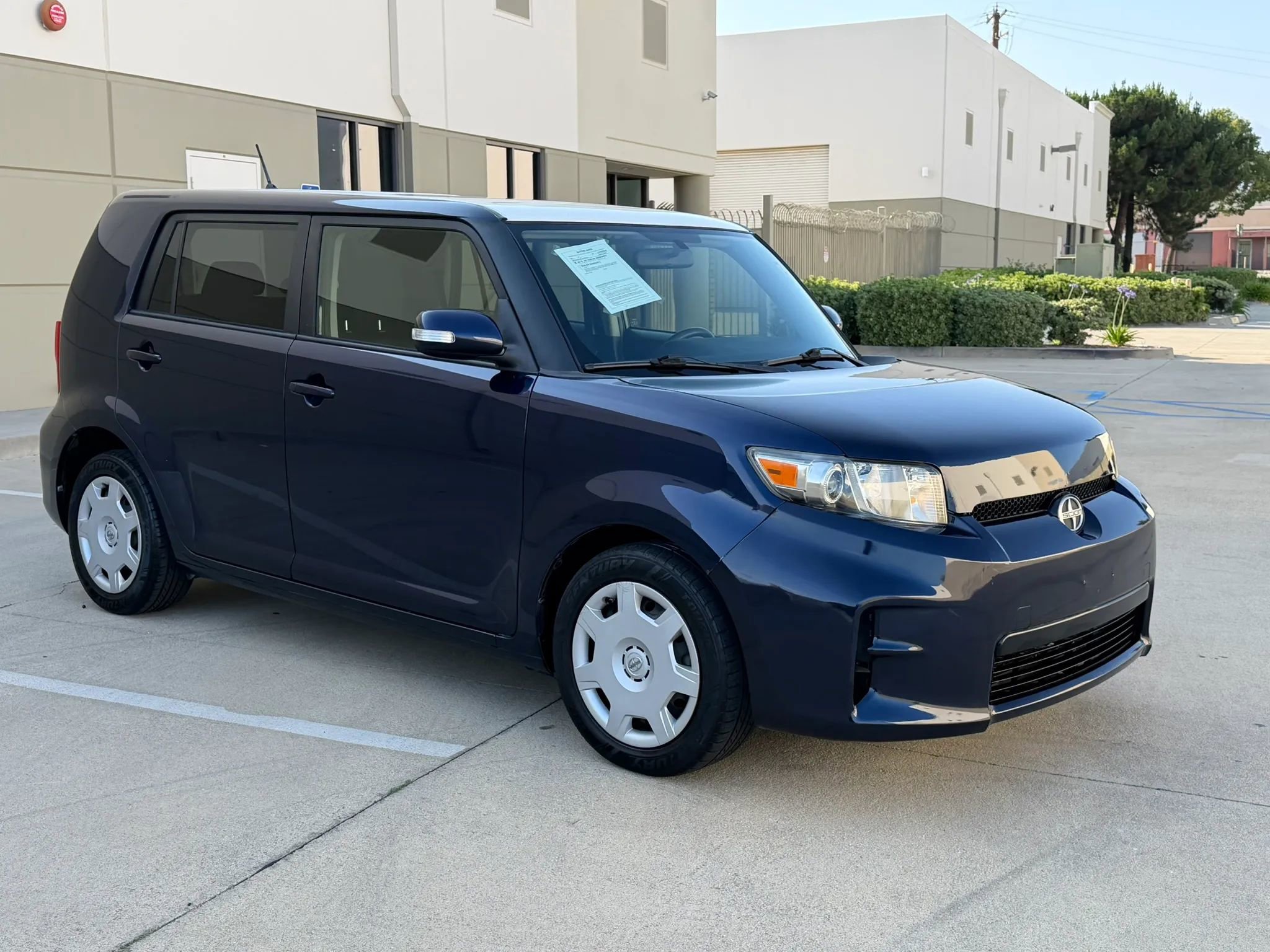 Used 2013 Scion xB FWD image 3