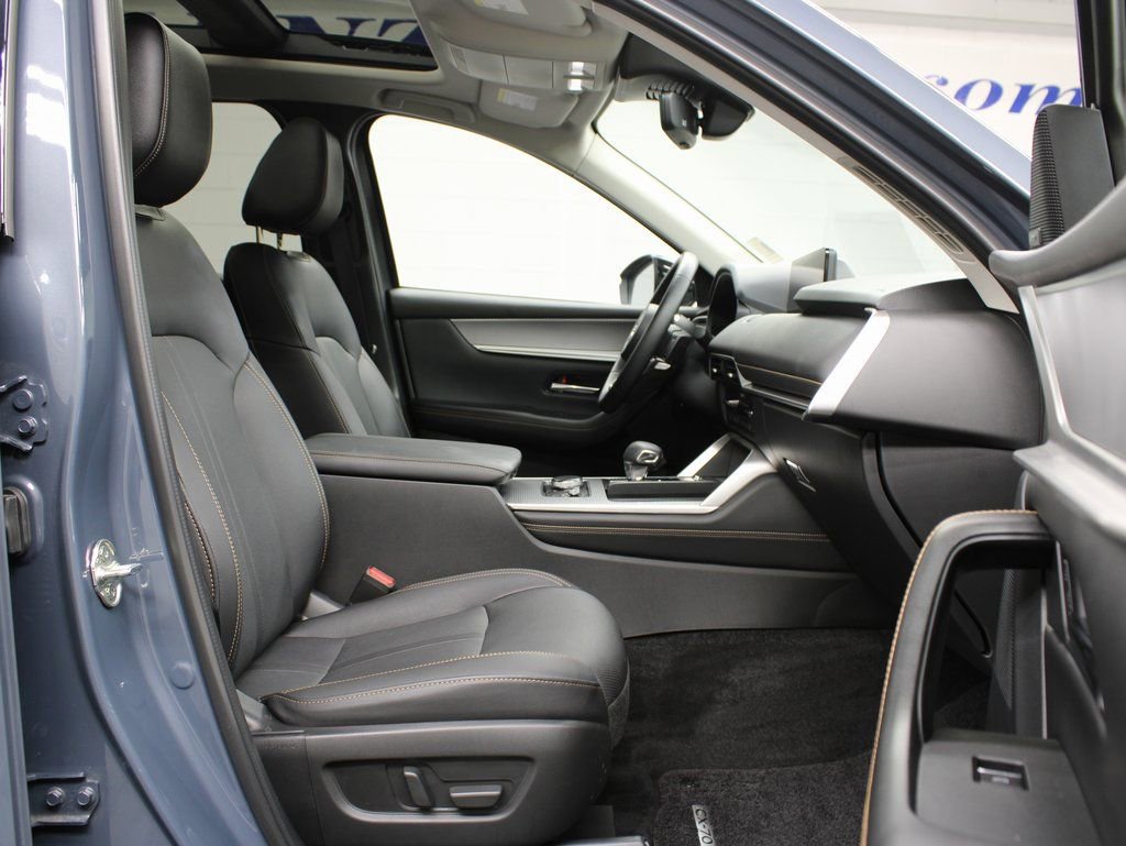 Used 2025 MAZDA CX-70 Plug-In Hybrid w/ Premium Pkg image 24