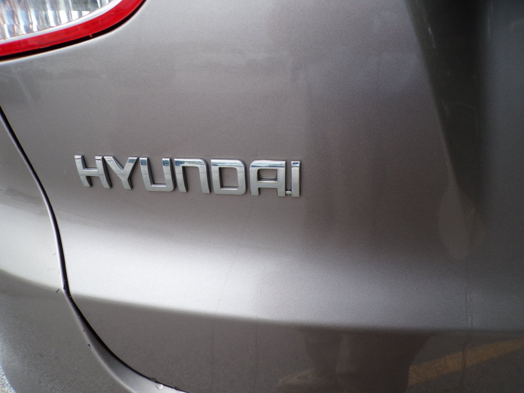 Used 2012 Hyundai Tucson Limited w/ Premium Pkg AWD/4WD image 18