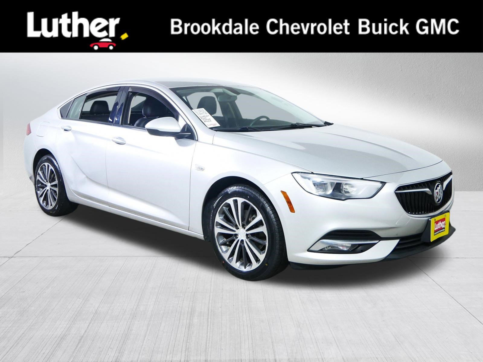 Used 2018 Buick Regal Essence image 1