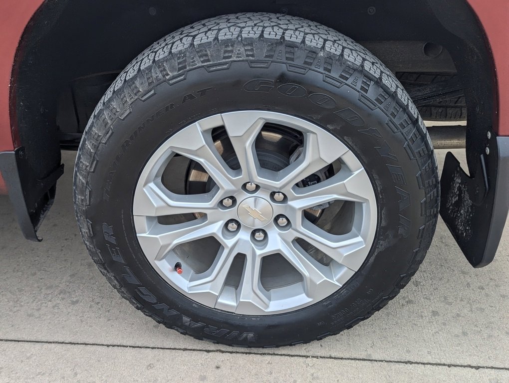 Used 2022 Chevrolet Silverado 1500 LTZ w/ LTZ Premium Package image 17