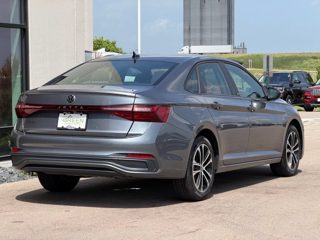 Used 2025 Volkswagen Jetta Sport FWD image 5