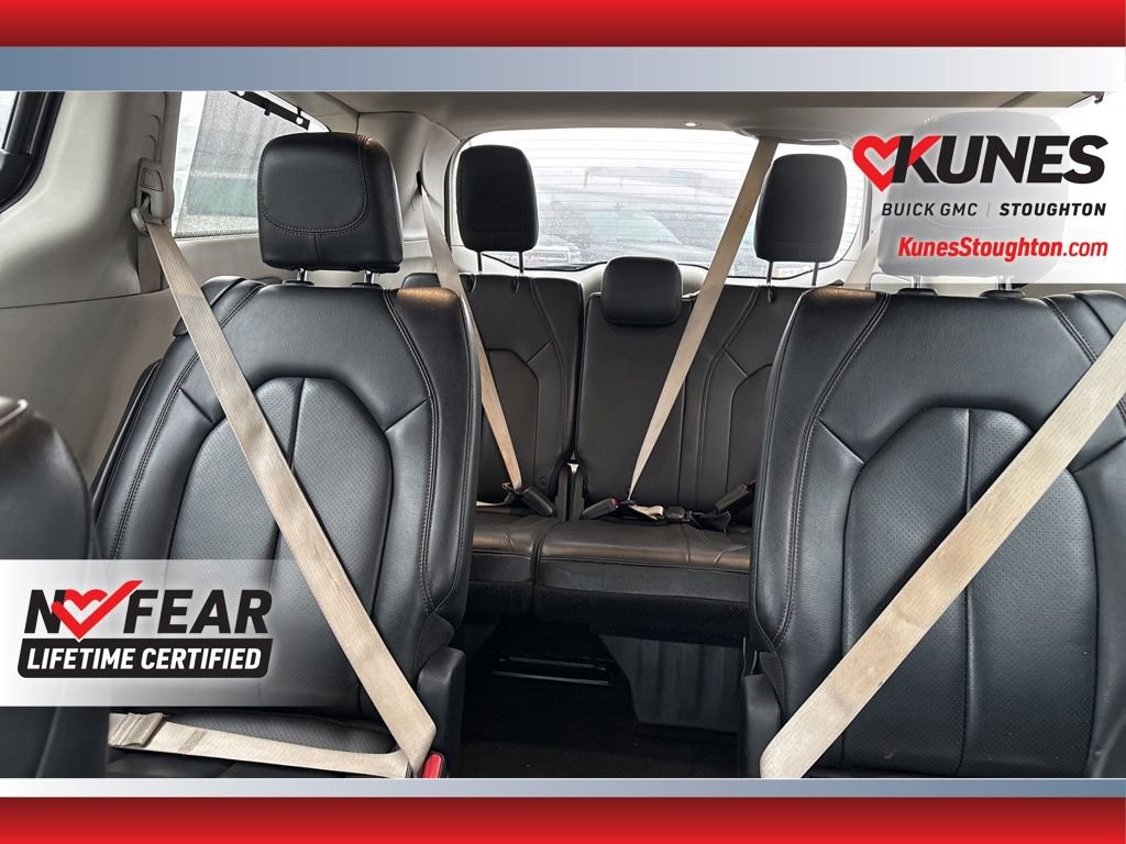 Used 2019 Chrysler Pacifica Touring-L image 11