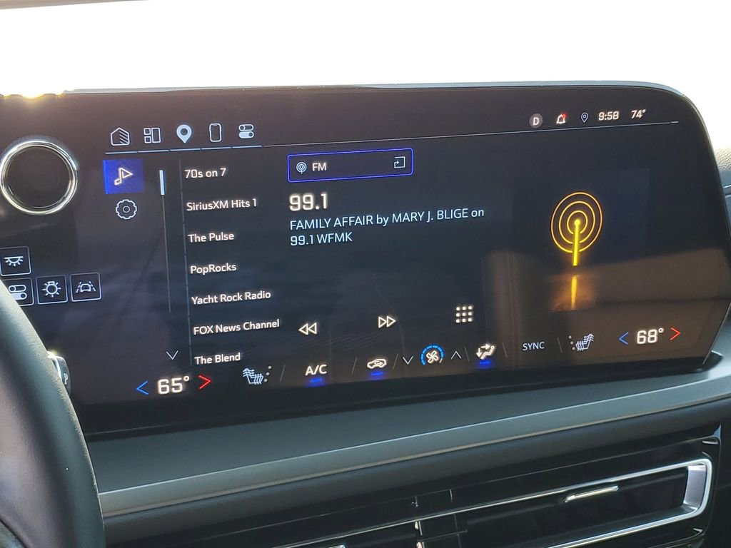 Used 2024 Chevrolet Traverse LT w/ LPO, Floor Liner Package FWD image 18
