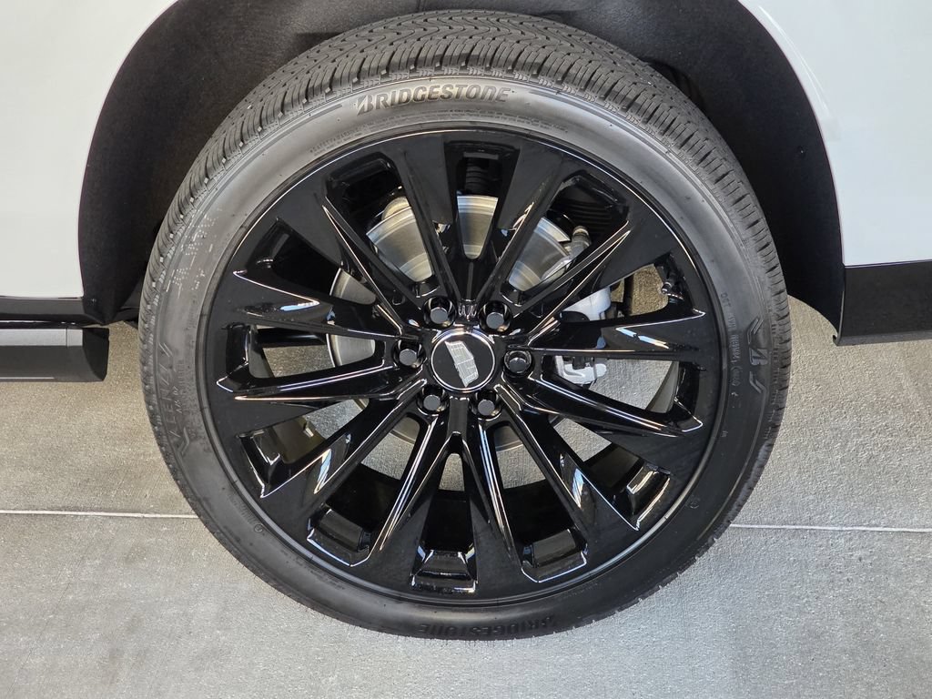 Used 2026 Cadillac Escalade ESV Platinum Sport w/ LPO, ONYX Package AWD/4WD image 5