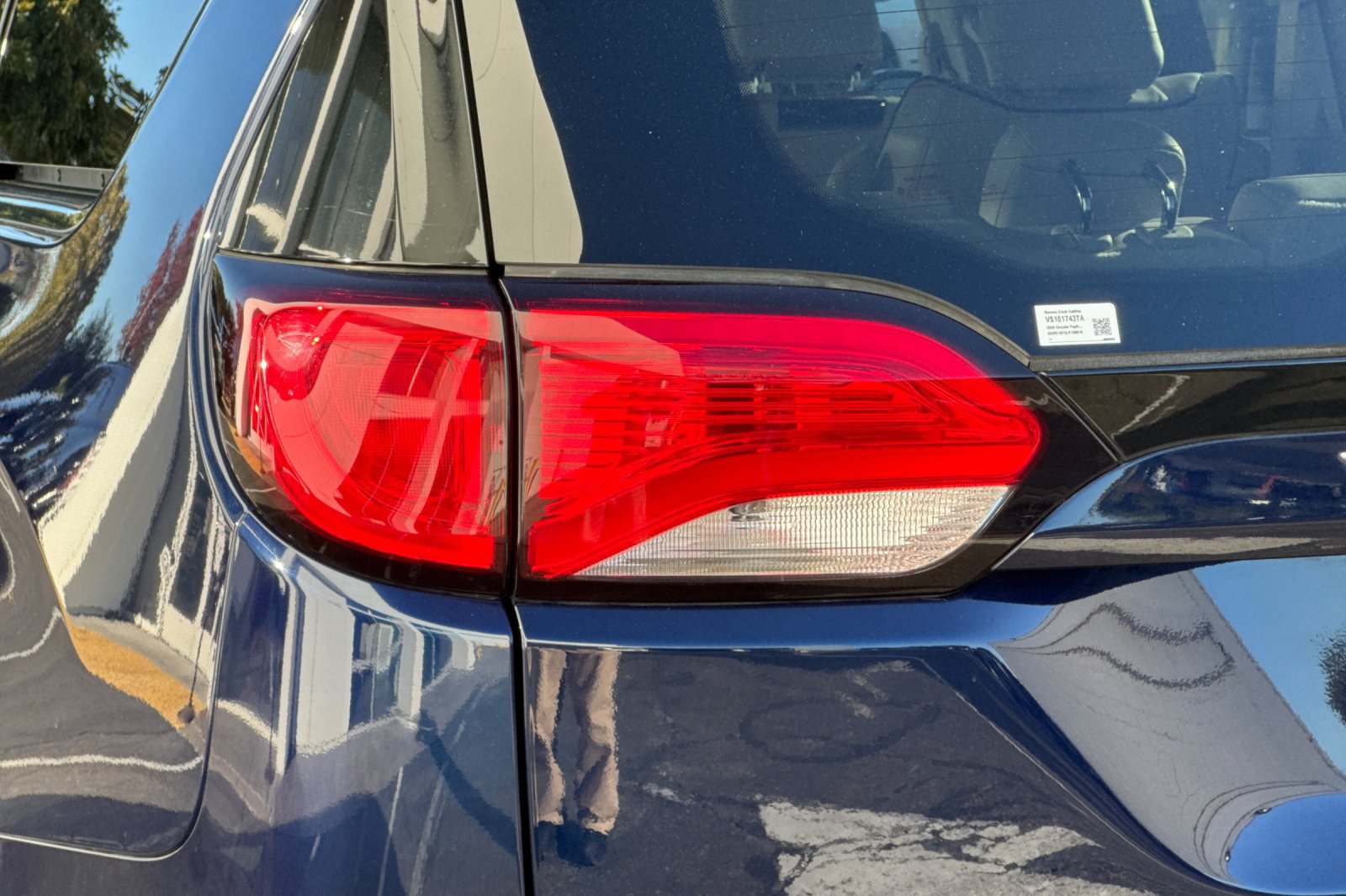 Used 2020 Chrysler Pacifica Limited w/ Advanced Safetytec Group FWD image 46