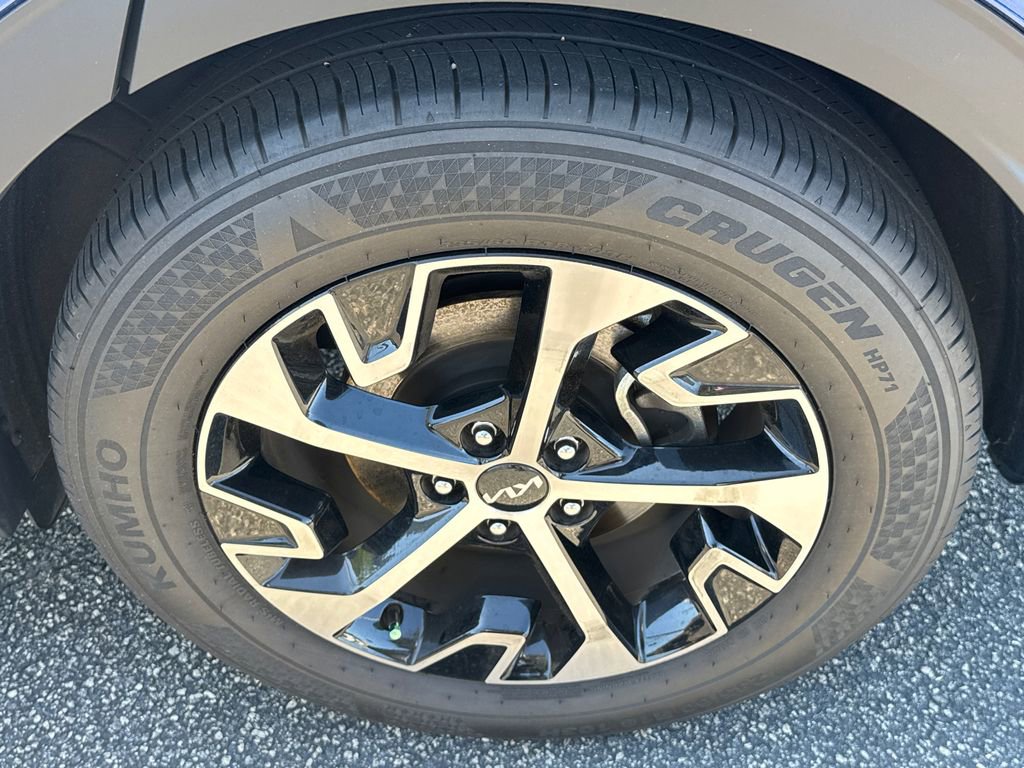 Used 2024 Kia Sportage EX image 19