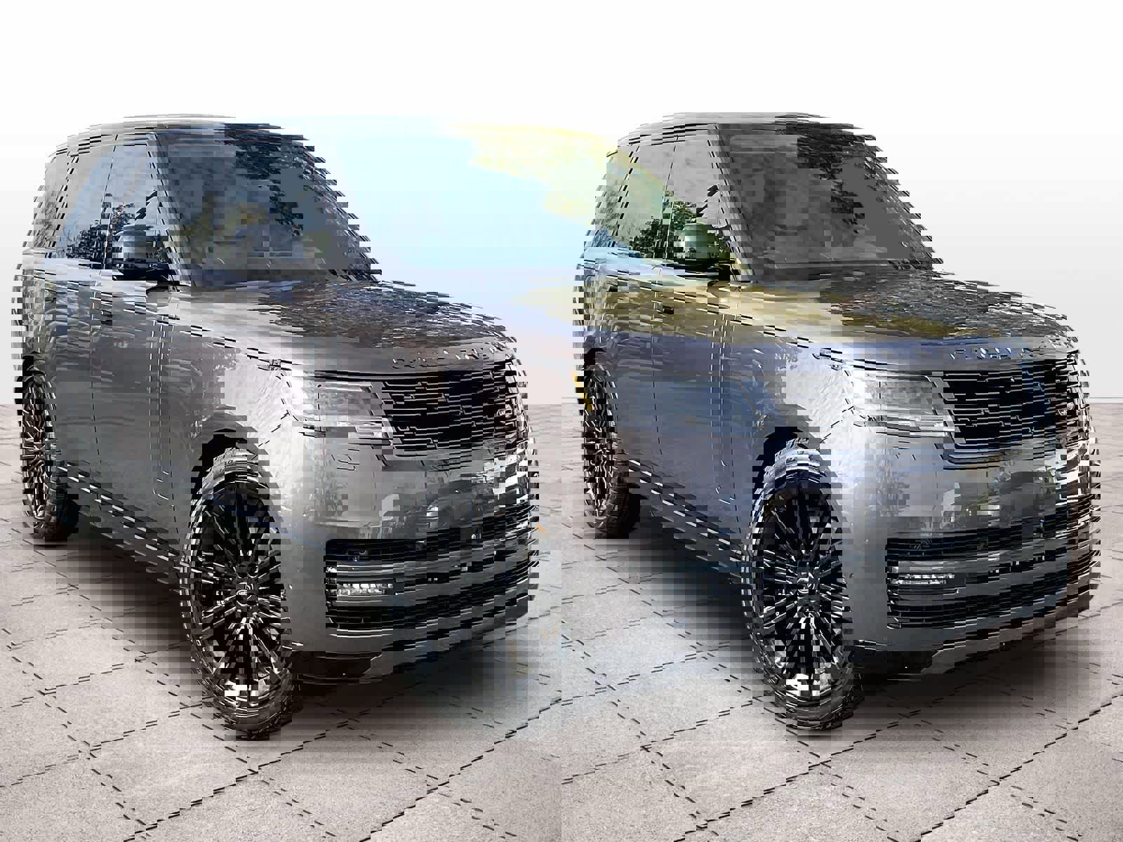 Used 2024 Land Rover Range Rover SE image 2