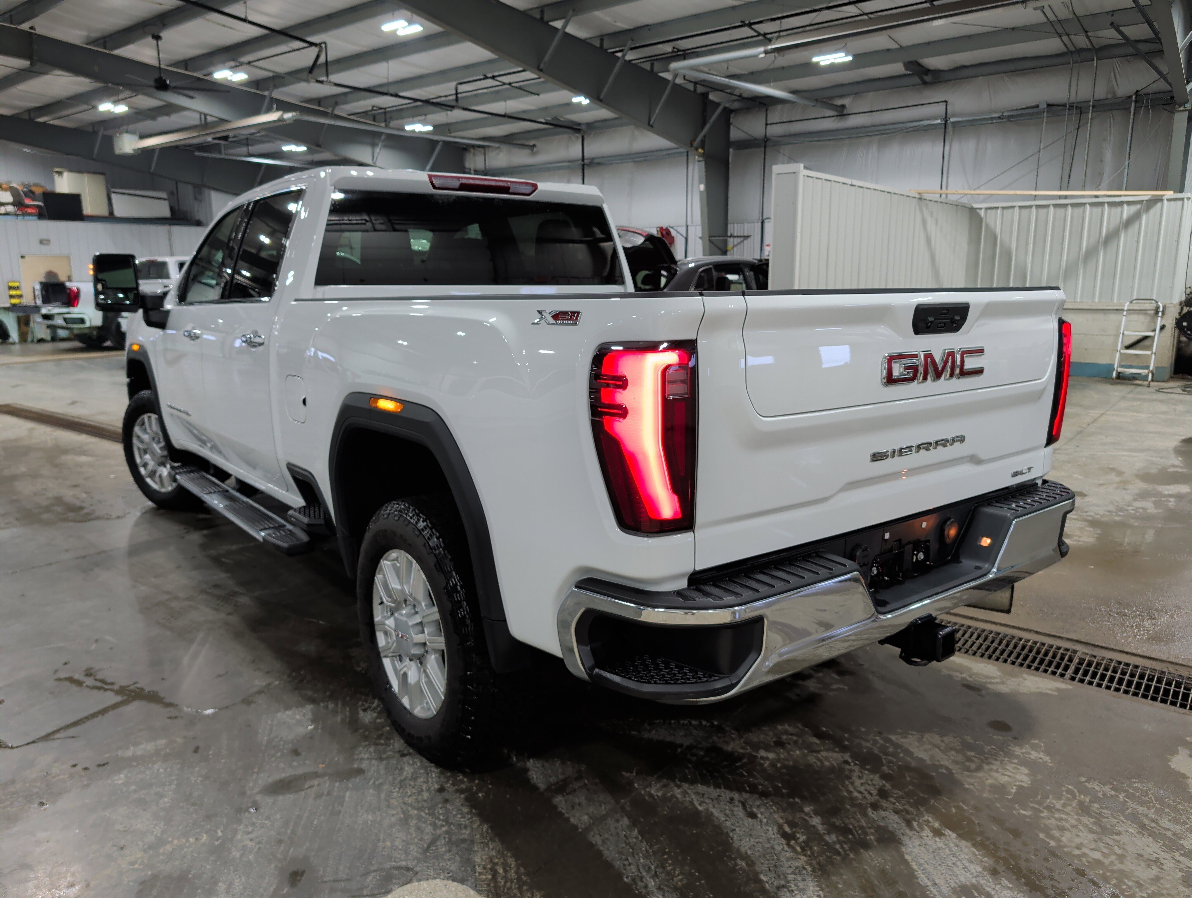 Used 2024 GMC Sierra 3500 SLT image 4