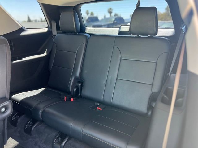 Used 2019 Chevrolet Traverse RS w/ LPO, Floor Liner Package FWD image 19