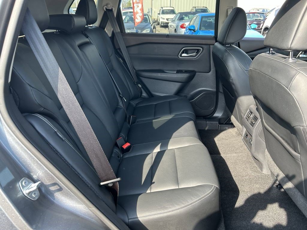 Used 2021 Nissan Rogue SL AWD/4WD image 25