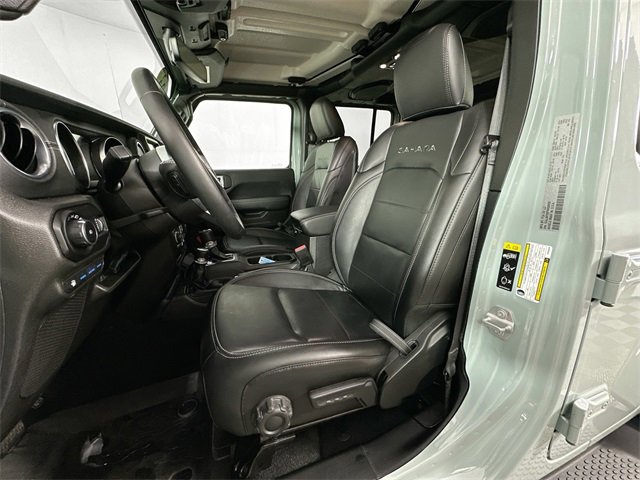 Used 2023 Jeep Wrangler Unlimited Sahara w/ Cold Weather Group image 19