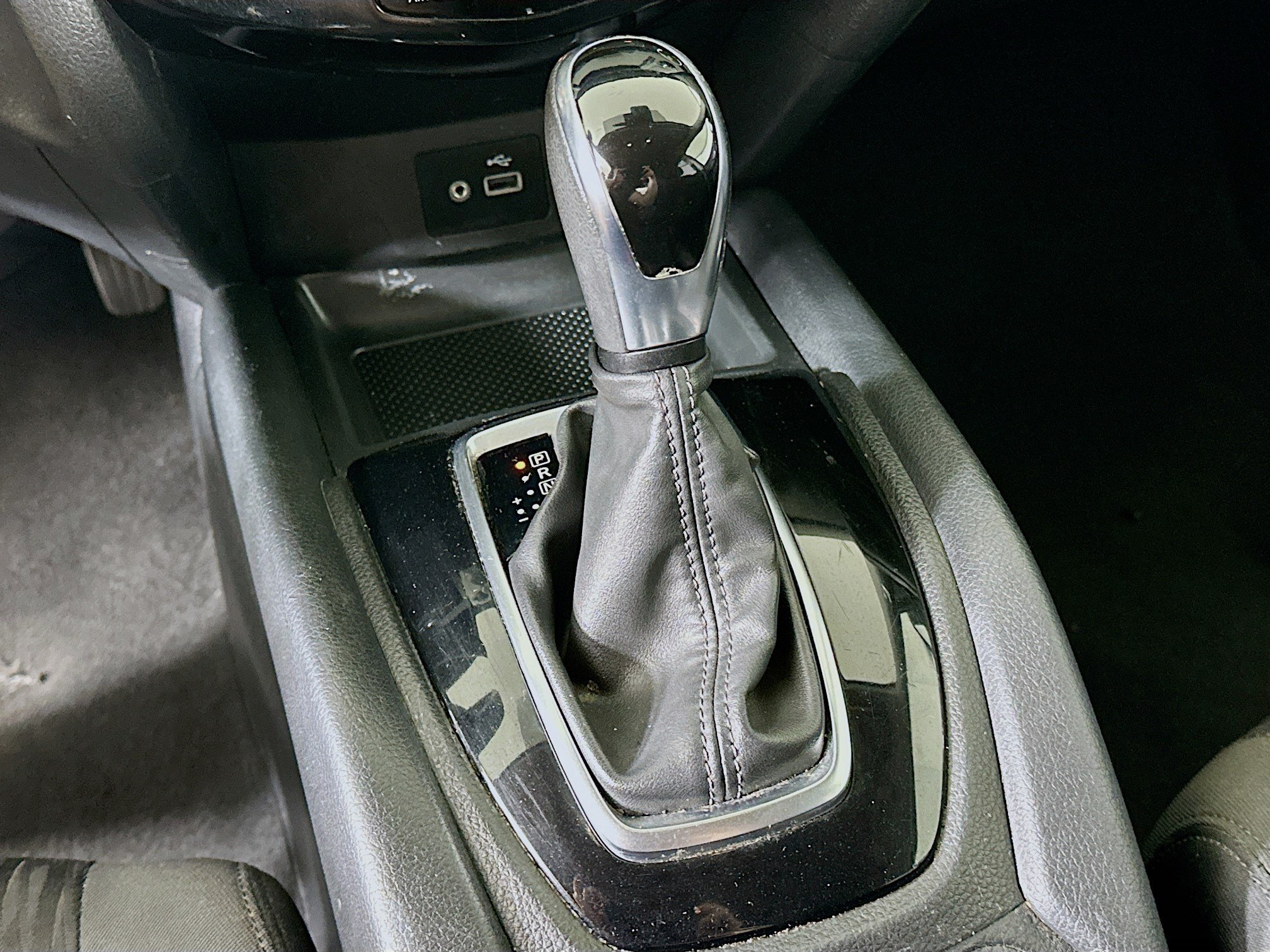 Used 2020 Nissan Rogue S FWD image 23