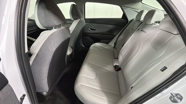 Certified 2025 Hyundai Elantra Limited FWD image 27