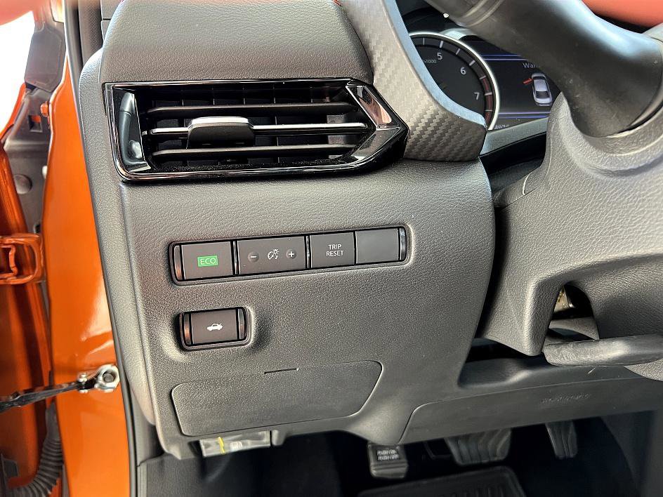 Certified 2025 Nissan Sentra SR w/ SR Premium Package image 13