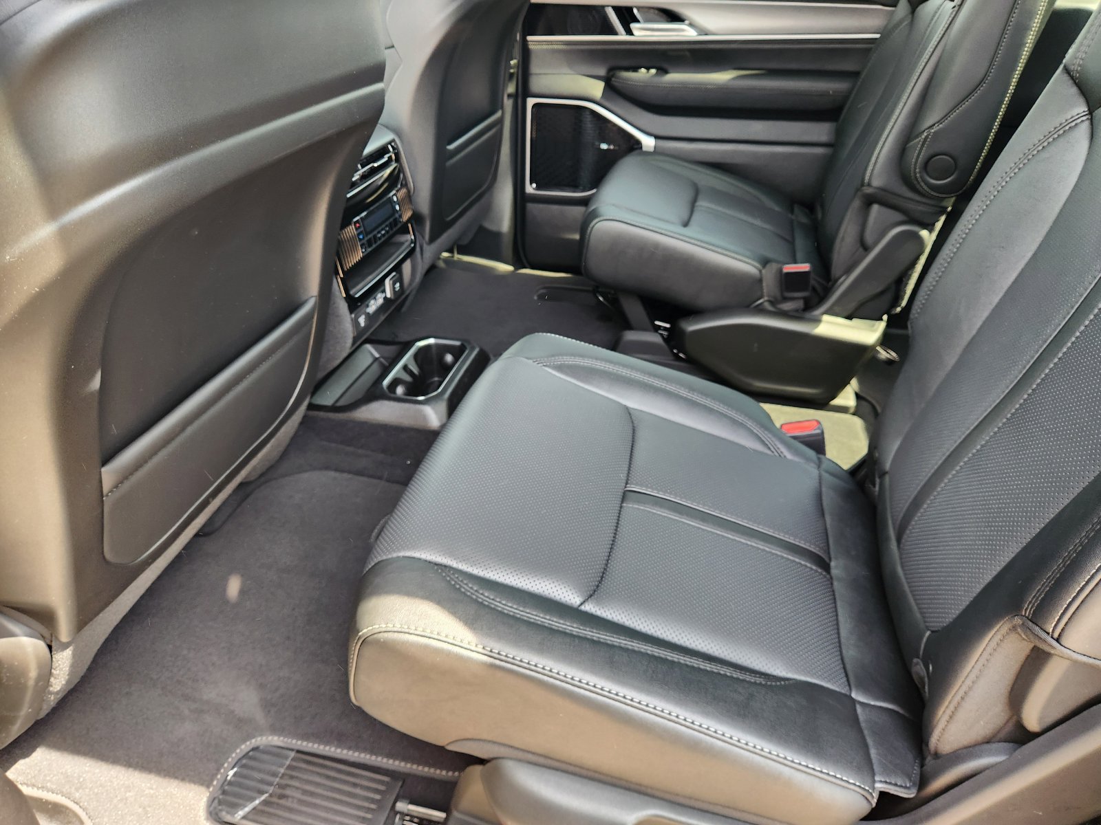 New 2026 Jeep Grand Wagoneer Limited w/ Premium Group II AWD/4WD image 22