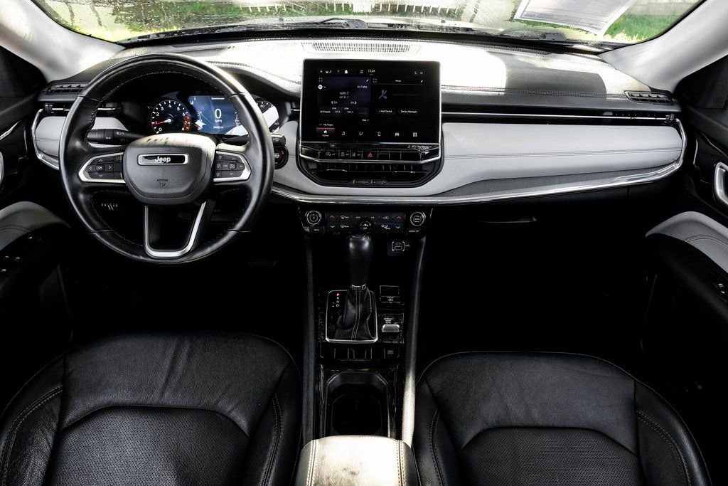 Used 2022 Jeep Compass Limited image 5